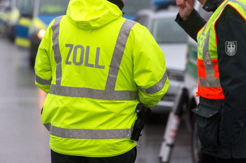 Zoll - Zollbeamter